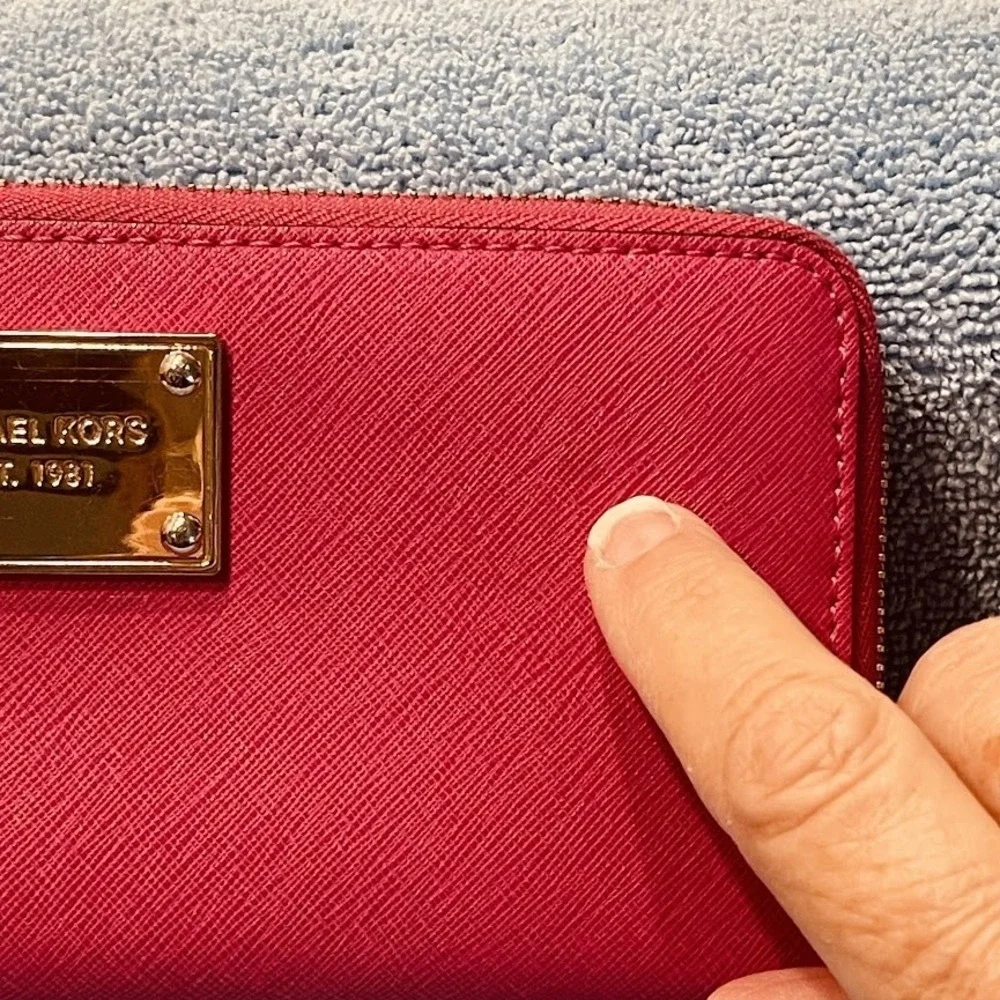 Michael Kors Wallet Womens‎ Pink Saffiano Leather Zip Clutch Wristlet Purse Bag